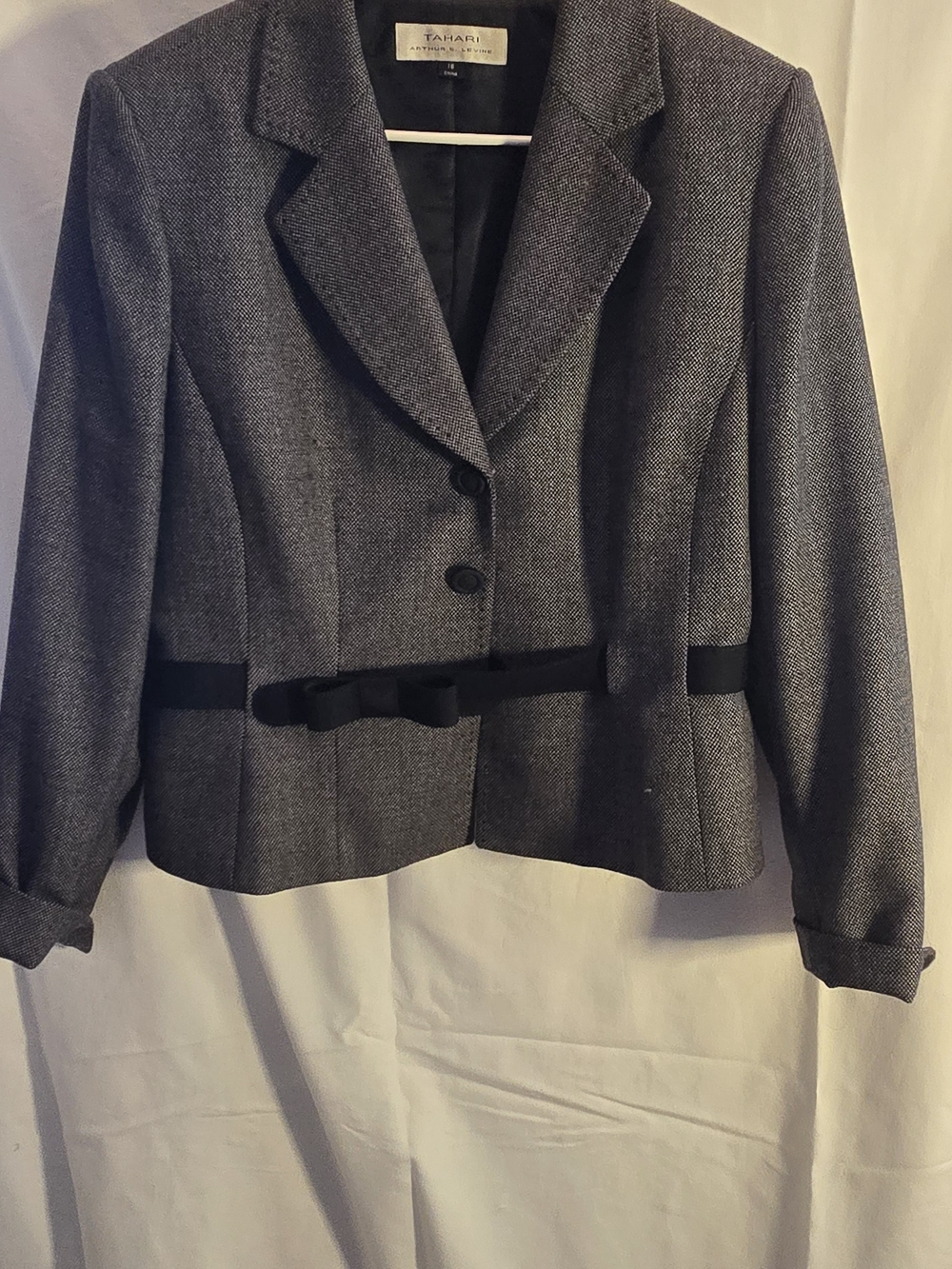 Tahari Gray Women’s Tailored Herringbone Jacket with Belt